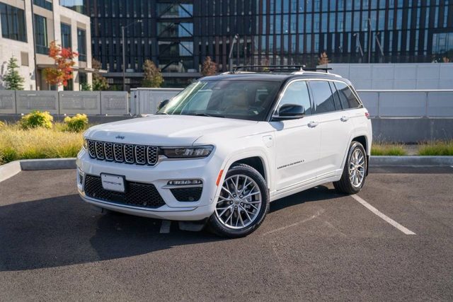 2022 Jeep Grand Cherokee Summit 4WD photo
