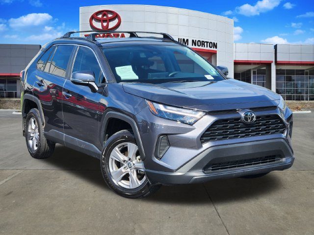 2023 Toyota RAV4 XLE FWD photo