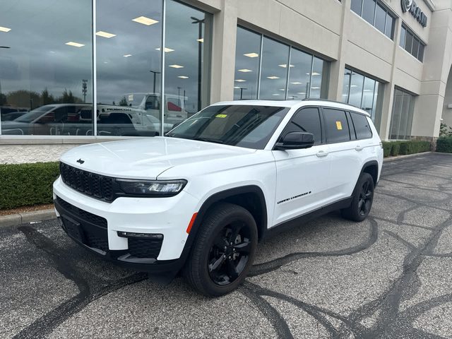 2023 Jeep Grand Cherokee L Limited 4WD photo