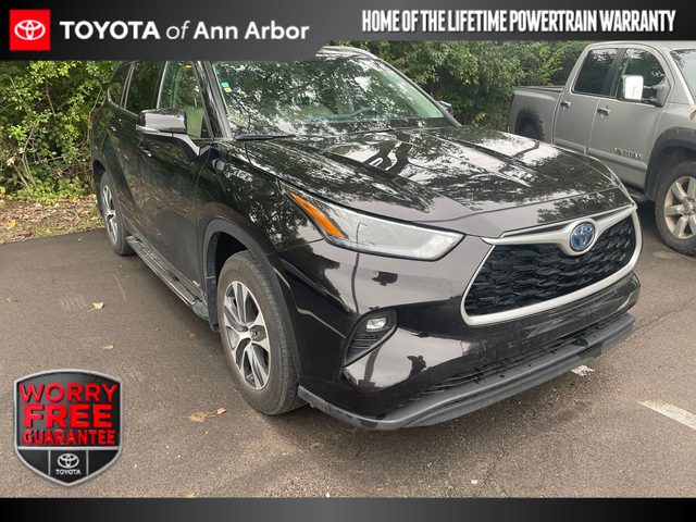 2022 Toyota Highlander Hybrid XLE AWD photo