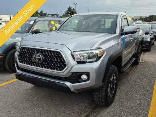 2018 Toyota Tacoma SR5 4WD photo
