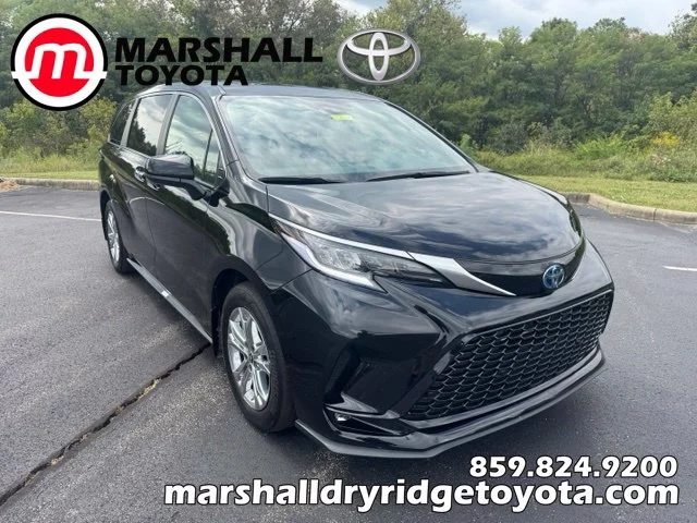 2023 Toyota Sienna XSE AWD photo