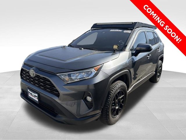 2020 Toyota RAV4 XLE AWD photo
