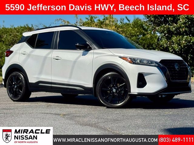 2021 Nissan Kicks SR FWD photo