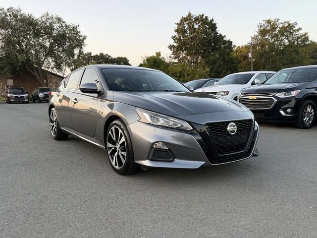 2021 Nissan Altima 2.5 SV FWD photo