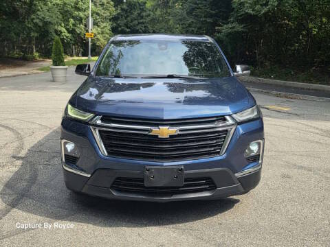 2022 Chevrolet Traverse LS FWD photo