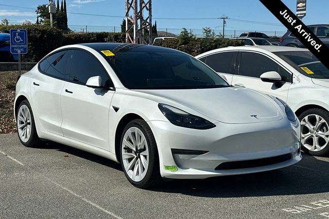 2023 Tesla Model 3 RWD photo