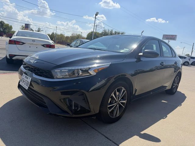 2023 Kia Forte LXS FWD photo