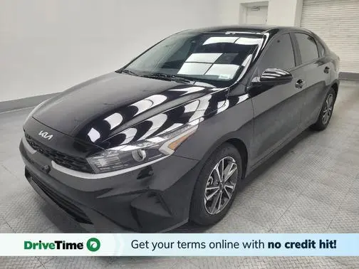 2022 Kia Forte LXS FWD photo