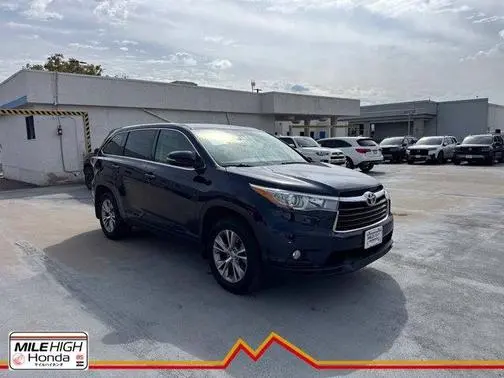 2015 Toyota Highlander LE Plus AWD photo