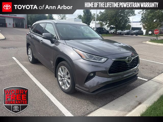 2022 Toyota Highlander Limited AWD photo