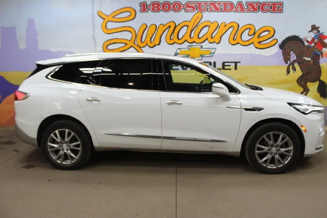 2022 Buick Enclave Essence AWD photo