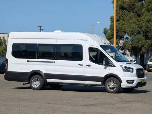 2023 Ford Transit Passenger Wagon XLT RWD photo