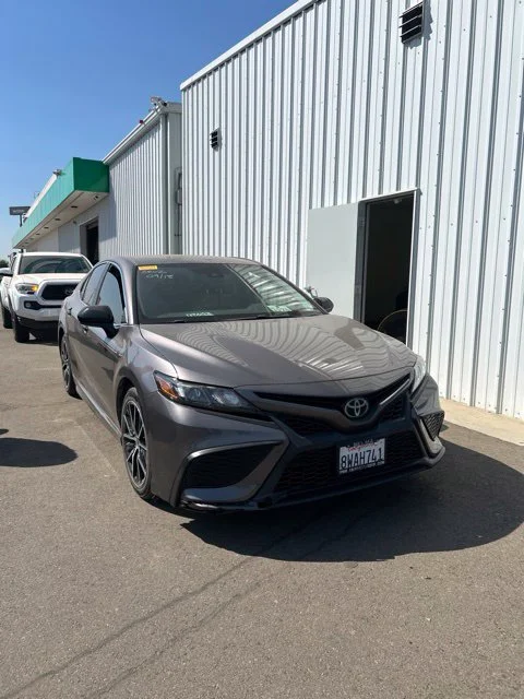 2021 Toyota Camry SE FWD photo
