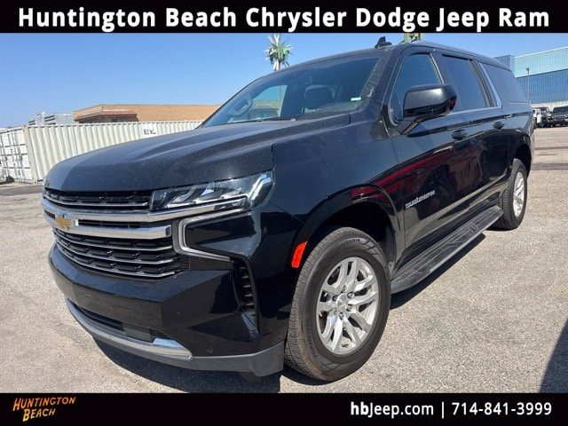 2023 Chevrolet Suburban LT 4WD photo