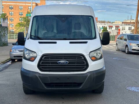 2017 Ford Transit Van RWD photo