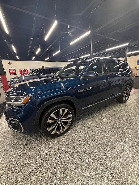2021 Volkswagen Atlas 3.6L V6 SEL Premium R-Line AWD photo
