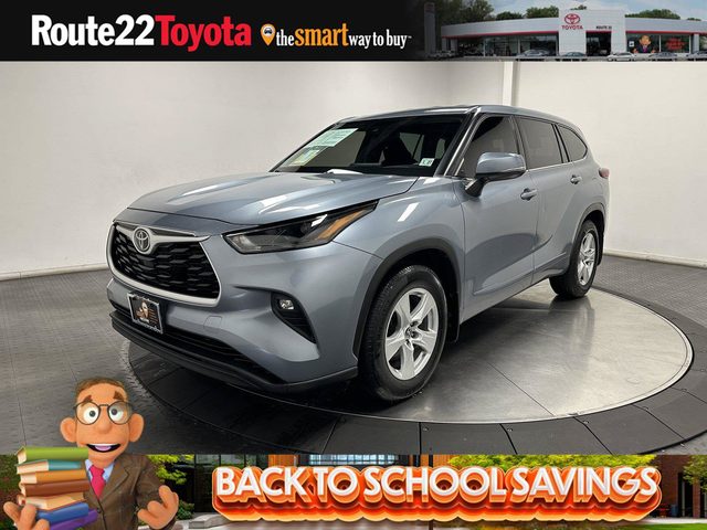 2022 Toyota Highlander LE AWD photo