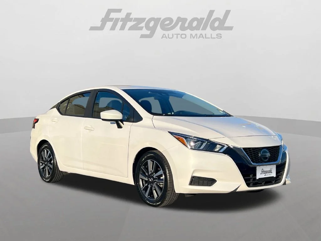 2022 Nissan Versa SV FWD photo