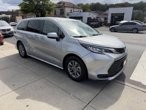2021 Toyota Sienna LE AWD photo