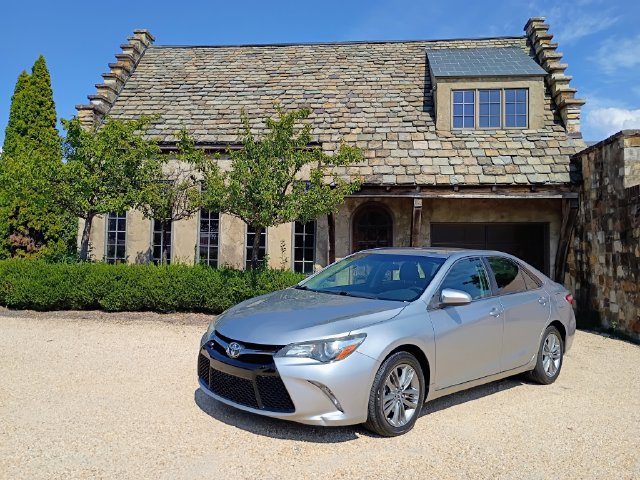 2016 Toyota Camry SE FWD photo