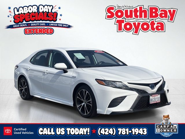 2019 Toyota Camry FWD photo