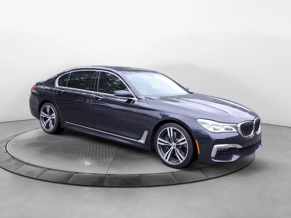 2016 BMW 7 Series 750i RWD photo