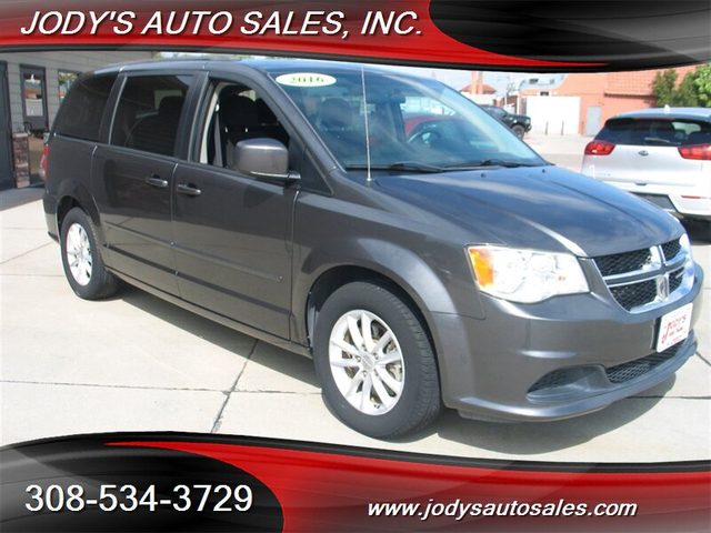 2016 Dodge Grand Caravan SXT FWD photo