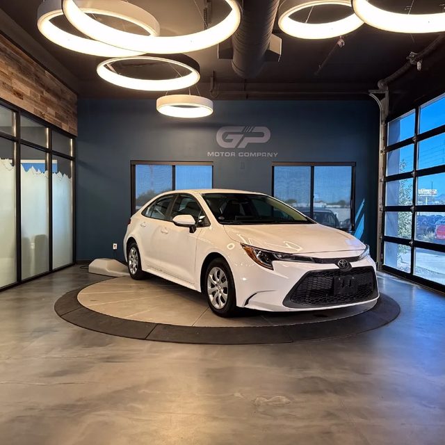 2021 Toyota Corolla LE FWD photo