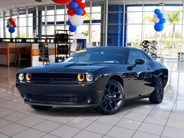 2023 Dodge Challenger SXT RWD photo