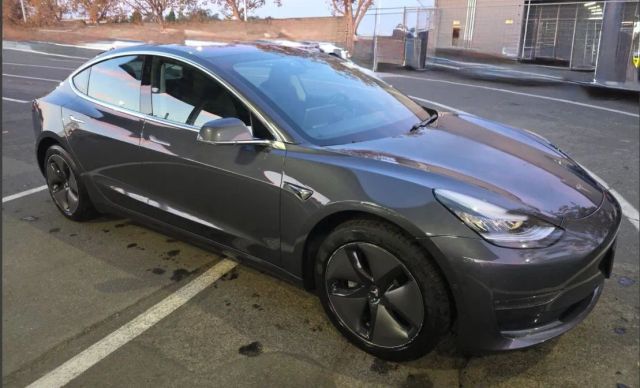 2018 Tesla Model 3 Mid Range Battery RWD photo