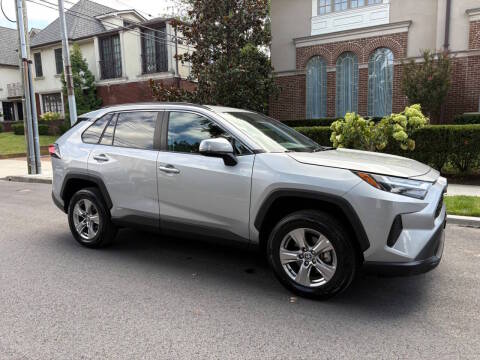 2022 Toyota RAV4 Hybrid XLE AWD photo