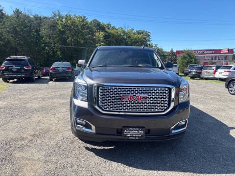 2016 GMC Yukon XL Denali 4WD photo