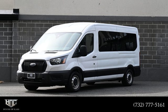 2023 Ford Transit Passenger Wagon XL RWD photo