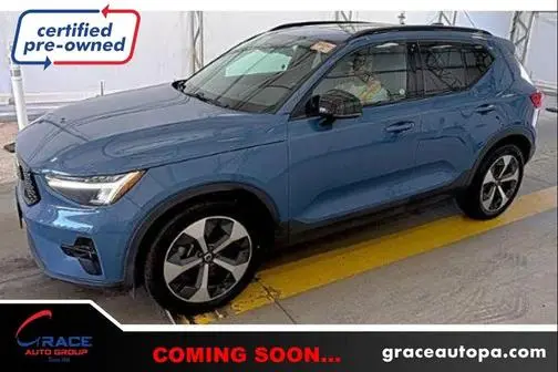 2023 Volvo XC40 Ultimate Dark Theme FWD photo