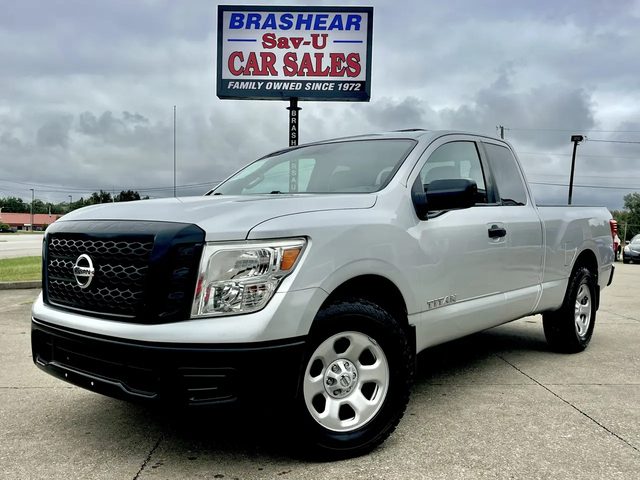 2017 Nissan Titan S 4WD photo
