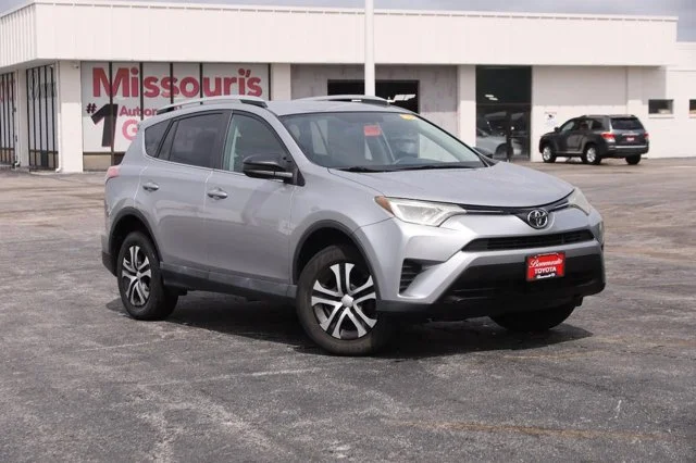 2016 Toyota RAV4 LE AWD photo