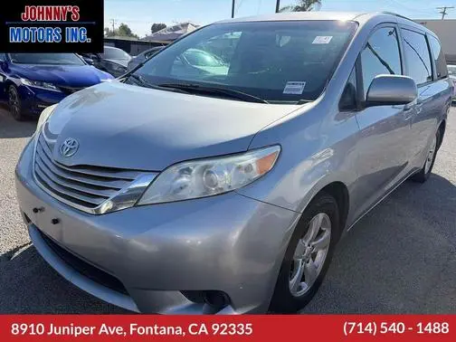 2015 Toyota Sienna LE FWD photo