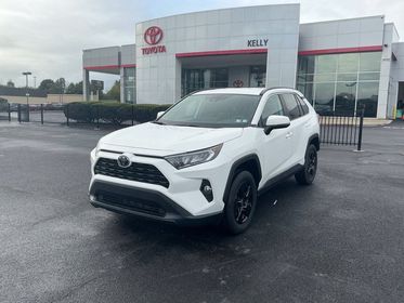 2021 Toyota RAV4 XLE AWD photo
