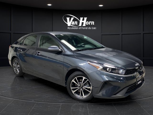 2022 Kia Forte LXS FWD photo