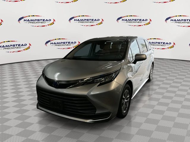 2022 Toyota Sienna LE AWD photo