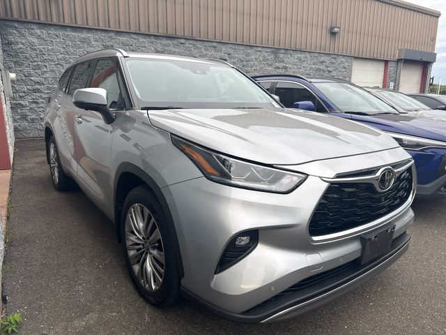 2023 Toyota Highlander Platinum AWD photo