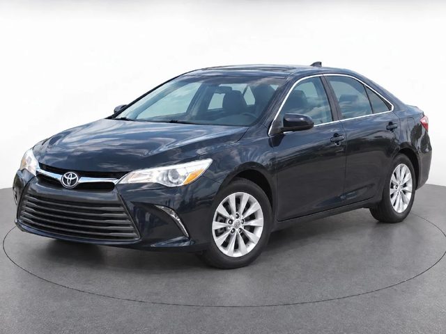 2015 Toyota Camry LE FWD photo