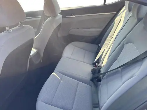 2020 Hyundai Elantra SE FWD photo