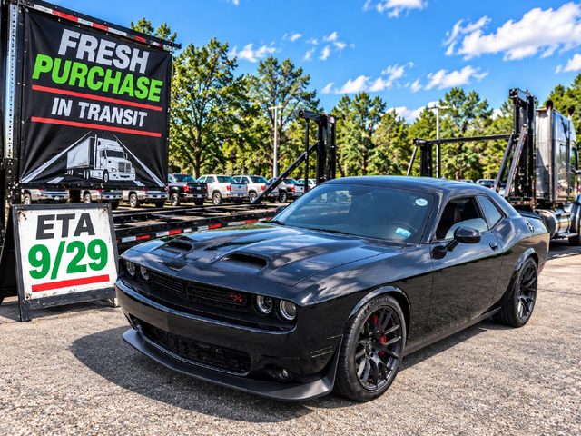 2015 Dodge Challenger R/T Scat Pack Shaker RWD photo