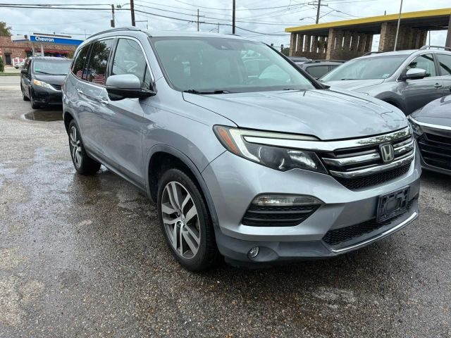 2016 Honda Pilot Touring AWD photo