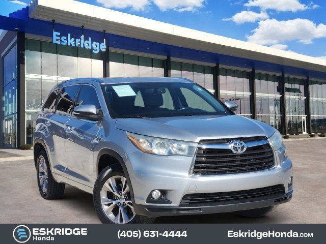 2015 Toyota Highlander XLE FWD photo