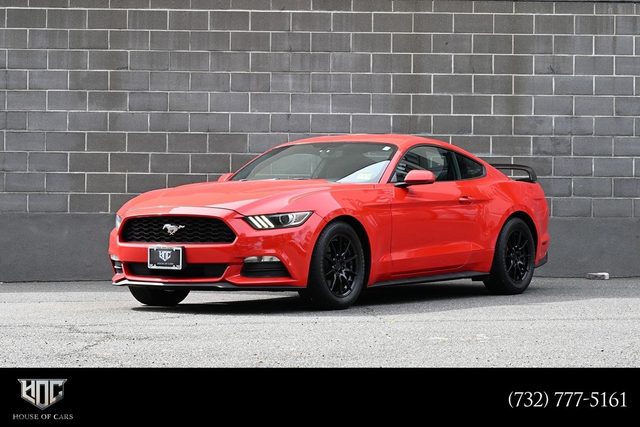 2015 Ford Mustang V6 RWD photo