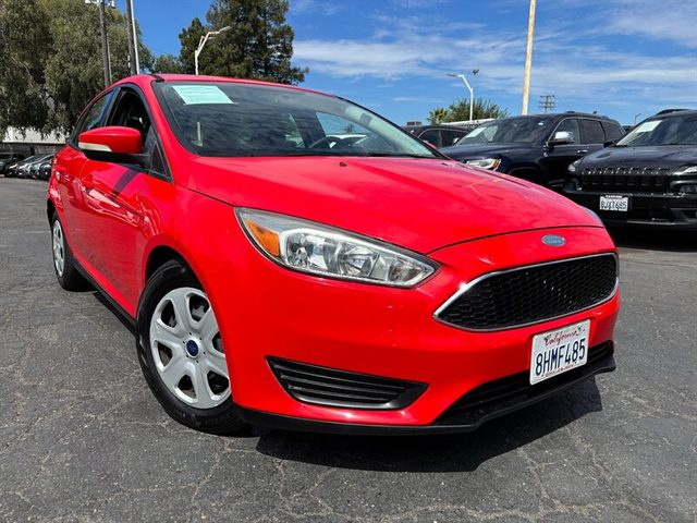 2015 Ford Focus SE FWD photo
