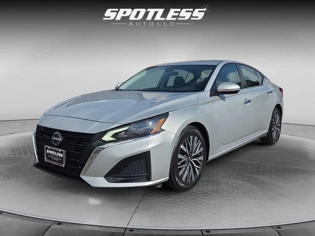 2023 Nissan Altima 2.5 SV FWD photo